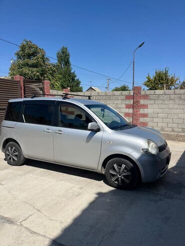 машины на разбор: Toyota Sienta: 2004 г., 1.5 л, Автоматические, Бензин, Минивэн