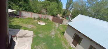 продаю дом село военный антоновка: Үй, 3500 кв. м, 12 бөлмө, Эски ремонт