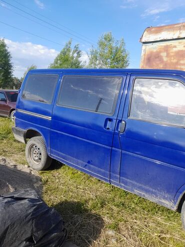 продаю фольксваген пассат: Volkswagen Transporter: 1994 г., 2.4 л, Механика, Бензин, Вэн/Минивэн