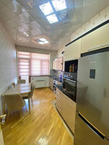 Uzunmüddətli kirayə mənzillər: Elmler metrosuna piyada 3 deqiqelik mesafədə,15 mərtəbənin,6-cı — 6