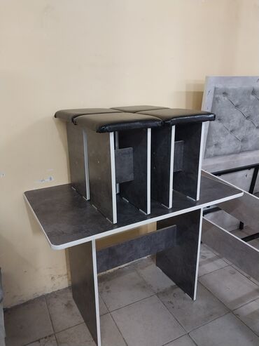 Шкафы: Комплект стол и стулья Новый