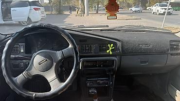 Mazda 626: 1990 г., 2 л, Механика, Бензин, Седан