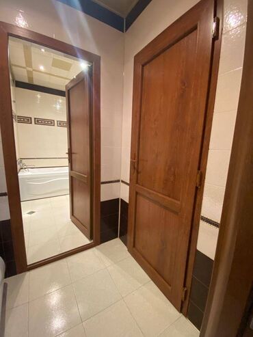 Uzunmüddətli kirayə mənzillər: Mənzil kirayə verilir. İnqilab, 3 otaq 138 kv 17.3 mərtəbə — 12