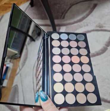 obuca za vodu pepco: Paleta senki za oči brenda REVOLUTION, sa velikim izborom neutralnih