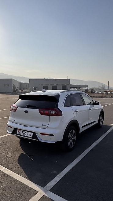 Kia: Kia Niro: 2017 г., 1.6 л, Гибрид, Кроссовер — 4