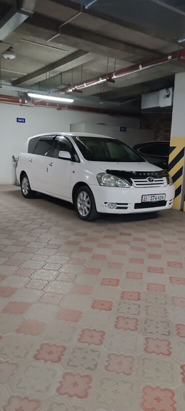 самая дорогая машина в кыргызстане: Toyota Ipsum: 2003 г., 2.4 л, Автоматические, Бензин, Минивэн