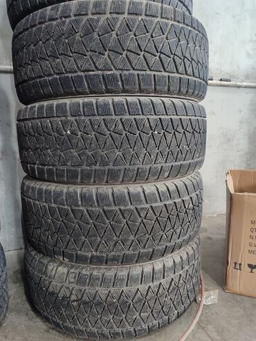 Шины: Шины 285 / 60 / R 18, Зима, Б/у, Комплект, Легковые, Япония, Bridgestone