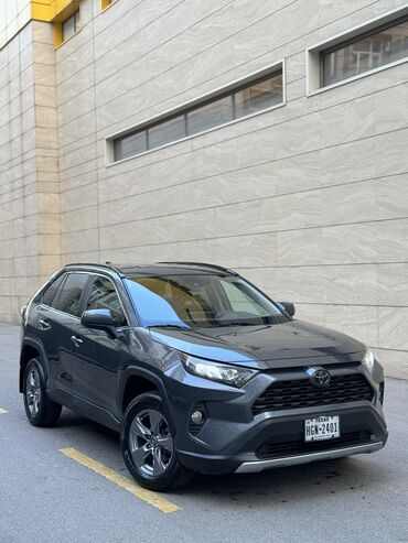 Toyota: Toyota RAV4: 2019 г., 2.5 л, Типтроник, Бензин, Кроссовер