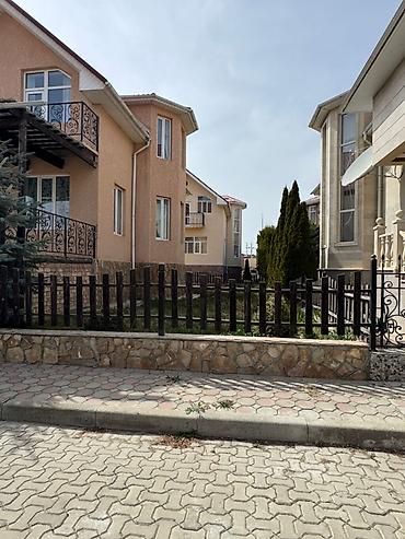 Продажа коттеджей и домов: Продаётся просторный двухэтажный (+обустроенный цокольный этаж) — 10