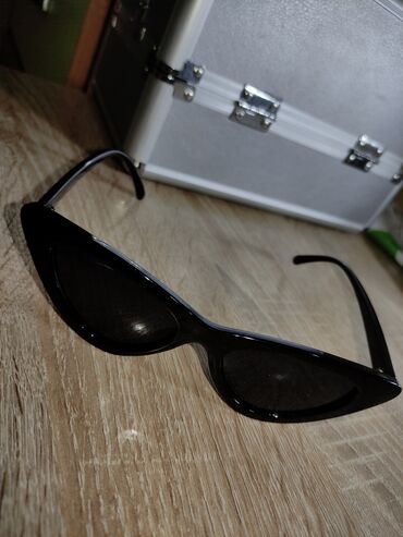 rolke zenske new yorker: Naočare korišćene su samo jednom kao nove su za više pitanja u dm🎀