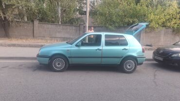 стекло на фару гольф 3: Хэтчбек Volkswagen Golf III в бирюзовом цвете, оснащенный пятью