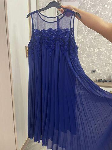 Dəstlər, kostyumlar: Brend: SABRA Ölçü: 40-46-48 Məhsul təsviri: - 2 parçadan ibarət dəst — 11