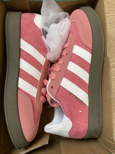 обувь для фитнеса: Кроссовки, 37, Adidas, Новый, цвет - Розовый, Самовывоз, Платная доставка