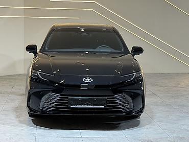 Toyota Camry: 2025 г., 2.5 л, Вариатор, Гибрид, Седан