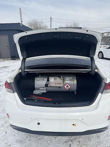 Hyundai: Hyundai Sonata: 2019 г., 2 л, Типтроник, Газ, Седан — 6