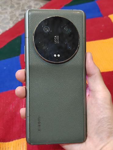 хиоми 13: Xiaomi, 13 Ultra, Б/у, 256 ГБ, цвет - Зеленый, 2 SIM — 1