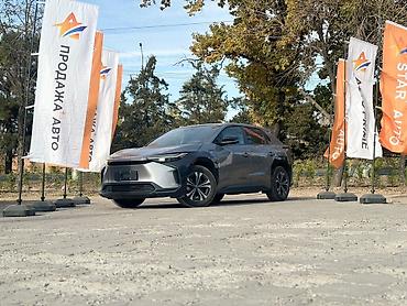 small car: Toyota bZ4X: 2022 г., Электромобиль, Кроссовер — 1