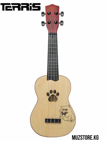 обучение игре на гитаре: Верхняя дека укулеле​ TERRIS​ PLUS​ CAT​ сделана из древесины, корпус