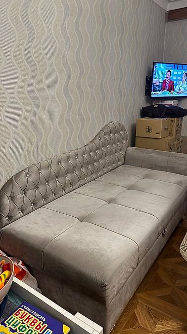 Divanlar: Divan. 140azn. bazalidir. seliqeli istifadə edilib. Ölcü — 1