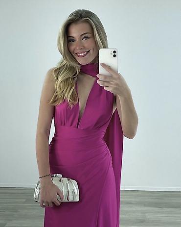 Haljine: 💫Elegantna duga haljina sa šalom oko vrata
✅2900 din — 21