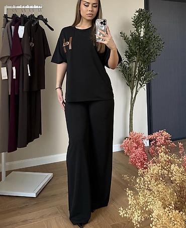 Kompleti: ✅Zenski komplet – široke pantalone i majica kratkih rukava
✅2000 din — 11