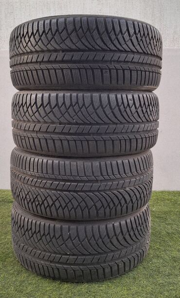 шына на трактор: Шиналар 245 / 40 / R 18, Кыш, Колдонулган, Комплект, Жеңил унаалар, Корея, Kumho