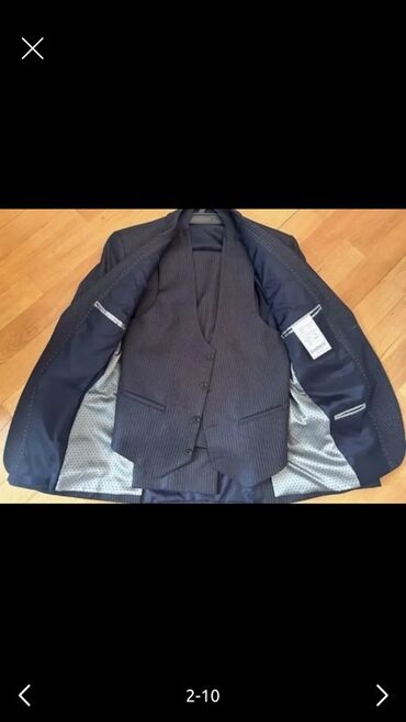 Kostyumlar: Mini Klassik kostyum-40m Ölçüsü—48 Klassik zolaqlı üçlü kostyum dəsti — 2