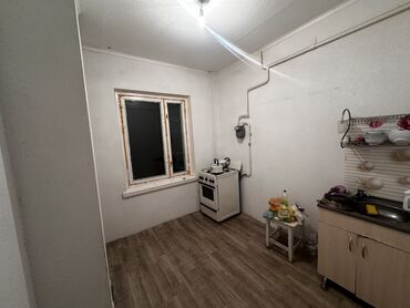 дом бишкек этаж: 2 комнаты, 50 м², 105 серия, 1 этаж, Старый ремонт