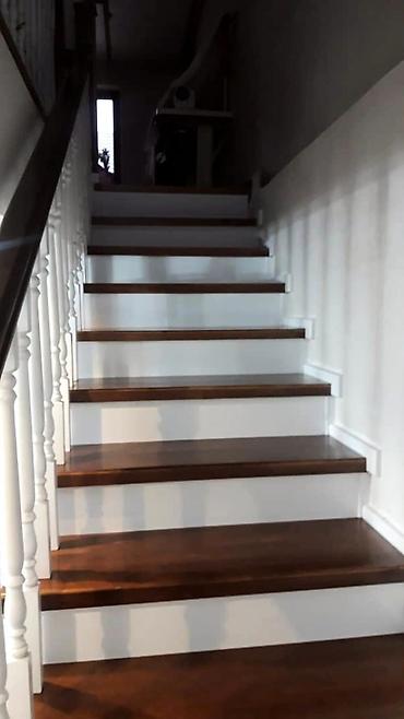 Обшивка лестниц: Лестница жазайбыз заказ менен замер установка байланыш телефон — 9