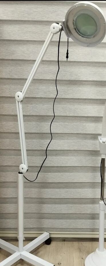 Корректоры осанки: Ağ rəngli böyüdücü lampa. Heç istifadə edilməyib