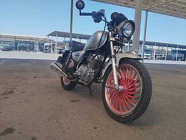 Motosikletlər: CH 125. Motosiklet – kruizer tipli, tək silindrli benzin mühərrikli — 1