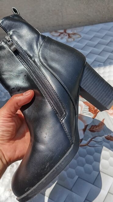 Botinka və botilyonlar: Burberry, Ölçü: 38.5, rəng - Qara, Yeni — 9