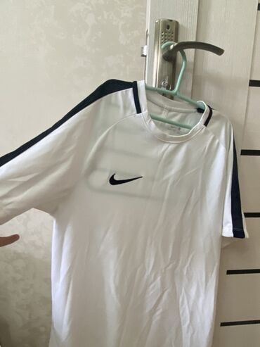Kostyumlar: Futbolka, Nike, M (EU 38), rəng - Ağ