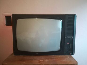 zenski sako na prugice: TELEVIZOR - Na prodaju televizor sa daljinskim upravljacem marke