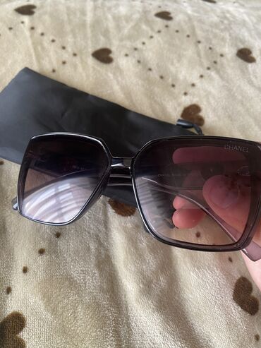 солнцезащитные очки: 300сом