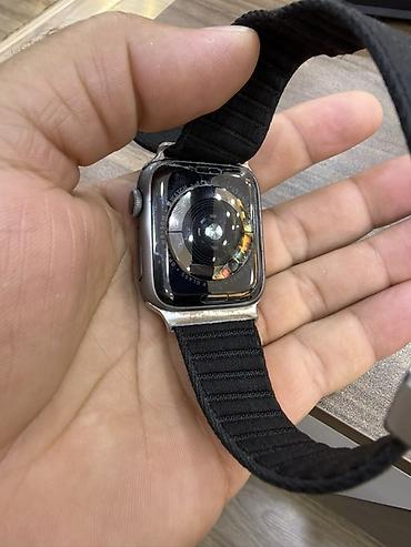 aplle watch: Apple Watch Series 5 (44 mm) – qara rəng Xüsusiyyətlər: - Korpus — 3