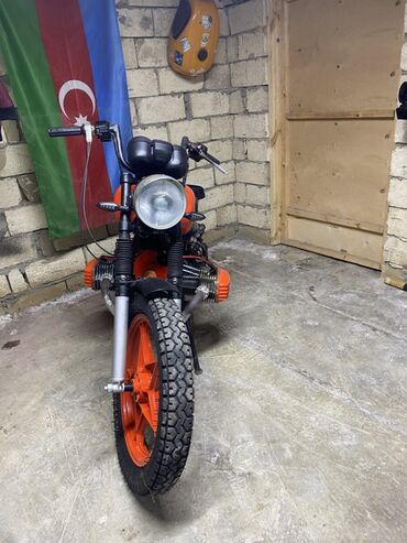 Motosikletlər: Kafe-reyser üslublu klassik motosiklet – fərdi layihə - Rəng — 2