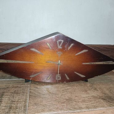 Ev saatları: Divar saatları, Mexaniki, Mayatnik — 9