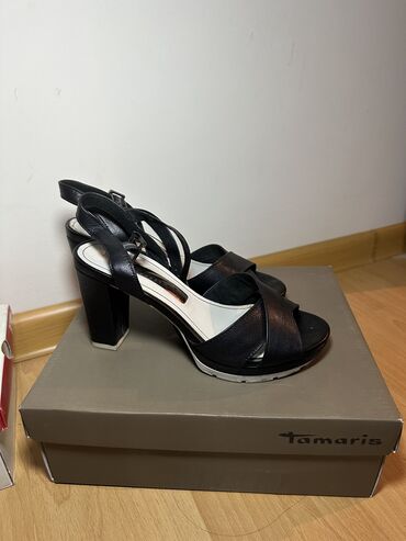 продаю женскую обувь: Продаю босоножки немецкие кожаные фирмы tamaris очень удобные почти