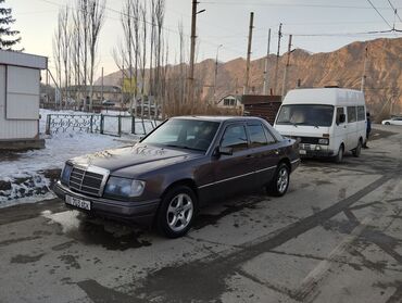 мерс 124 е: Mercedes-Benz W124: 1993 г., 2.2 л, Автомат, Бензин, Седан