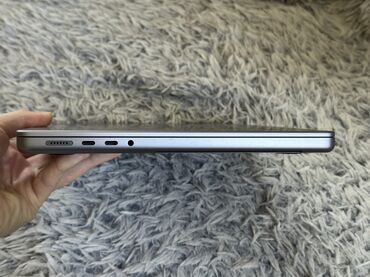 Apple: Apple M3, 8 GB OZU, 14 " — 5