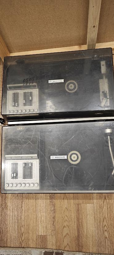 Виниловые пластинки: Два советских проигрывателя винила (компактные электрофоны со — 6