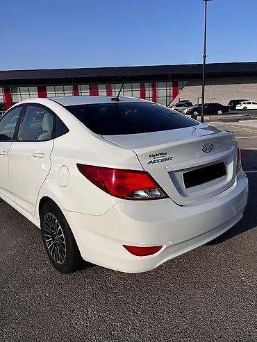 volkswagen passat 1: Hyundai Accent: 1.6 л | 2017 г. Седан — 4