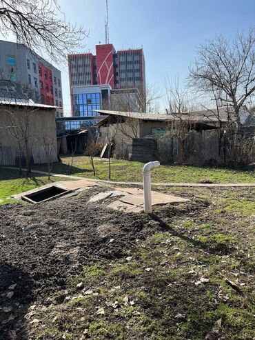 долгосрочная аренда домов церков: Дом, 100 м², 6 комнат, Риэлтор, Старый ремонт
