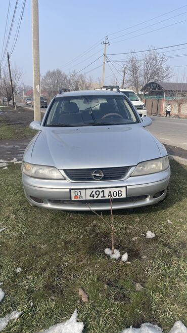 Opel: Opel Vectra: 2001 г., 1.6 л, Механика, Бензин, Хэтчбэк