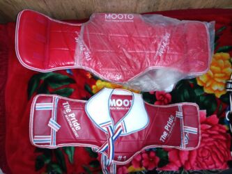 купить скрипку недорого: Комплект Зелёный 2500 комплект черный 2000 протектор 1200