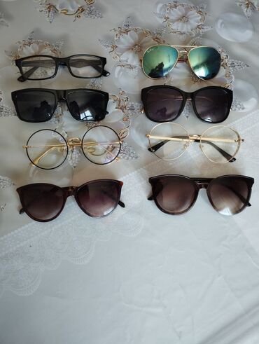 очки солнцезащитные женские: Продаю женские очки 
1 шт 100
