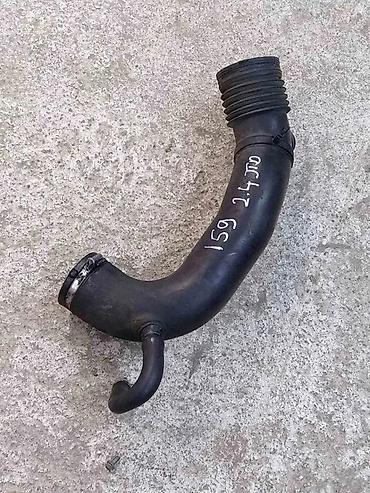 kompresor sa dve glave: Alfa Romeo 159 rebrasto crevo turbine 2.4 jtd. Alfa Romeo 159 rebrasto — 1