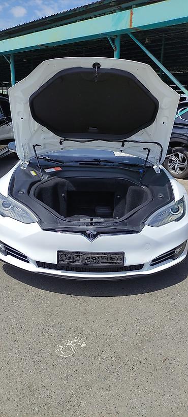 порте: Tesla Model S: 2014 г., Электромобиль, Седан — 5