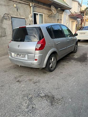 kia ceed ekran: Renault Scenic (gümüş rəng), kompakt monovolumen. Xüsusiyyətlər: - — 2